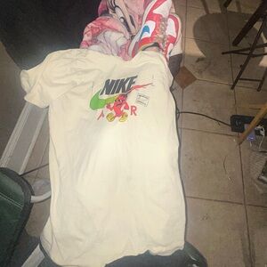 Nike Cream Graphic T-Shirt